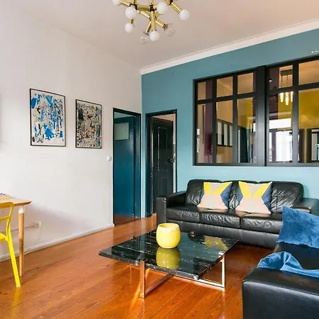 Daire Spacious & Bright 3 Bedroom Apt, Iconic Bica Area, Historical Center Lisboa