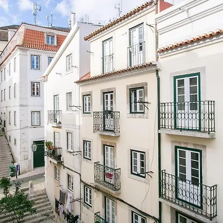 Spacious & Bright 3 Bedroom Apt, Iconic Bica Area, Historical Center *