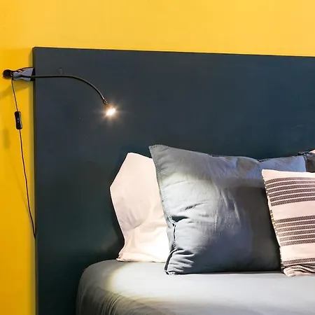 Spacious & Bright 3 Bedroom Apt, Iconic Bica Area, Historical Center Lisboa