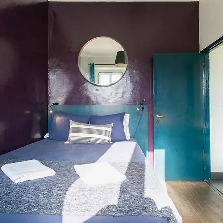 Spacious & Bright 3 Bedroom Apt, Iconic Bica Area, Historical Center * Lisbon