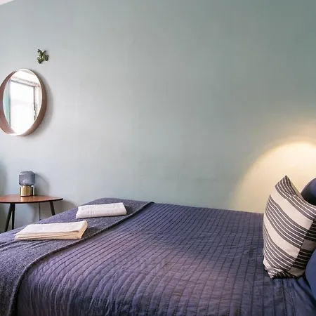 Spacious & Bright 3 Bedroom Apt, Iconic Bica Area, Historical Center Lejlighed Lisboa