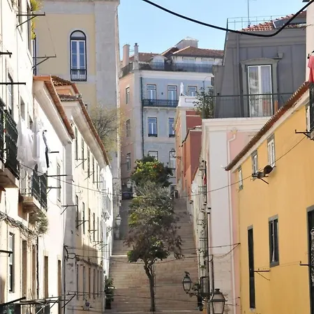 Apartamento Spacious & Bright 3 Bedroom Apt, Iconic Bica Area, Historical Center *
