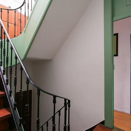 Spacious & Bright 3 Bedroom Apt, Iconic Bica Area, Historical Center Apartment Lisbon
