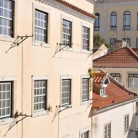 Lejlighed Spacious & Bright 3 Bedroom Apt, Iconic Bica Area, Historical Center