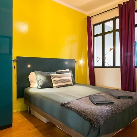 Apartment Spacious & Bright 3 Bedroom Apt, Iconic Bica Area, Historical Center Lisbon