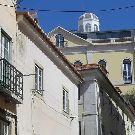 Spacious & Bright 3 Bedroom Apt, Iconic Bica Area, Historical Center * Lisbon